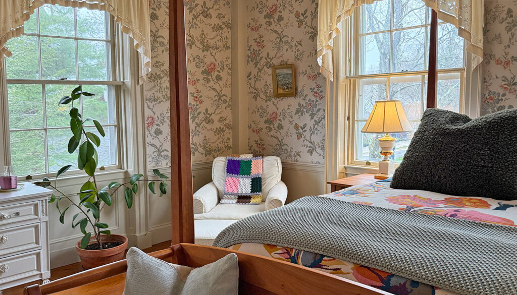Birds of a Feater Corner chair